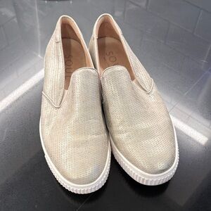 SOUL Naturalizer Women's Silver Slip-On Sneakers